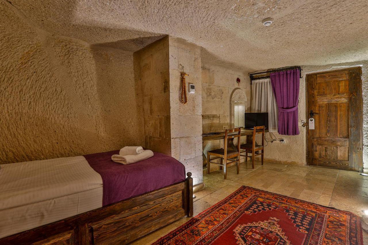 Cave Twin Room
