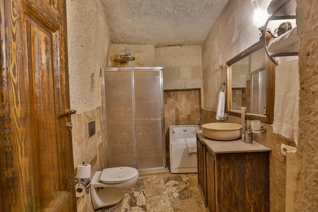Cave Deluxe Double Room
