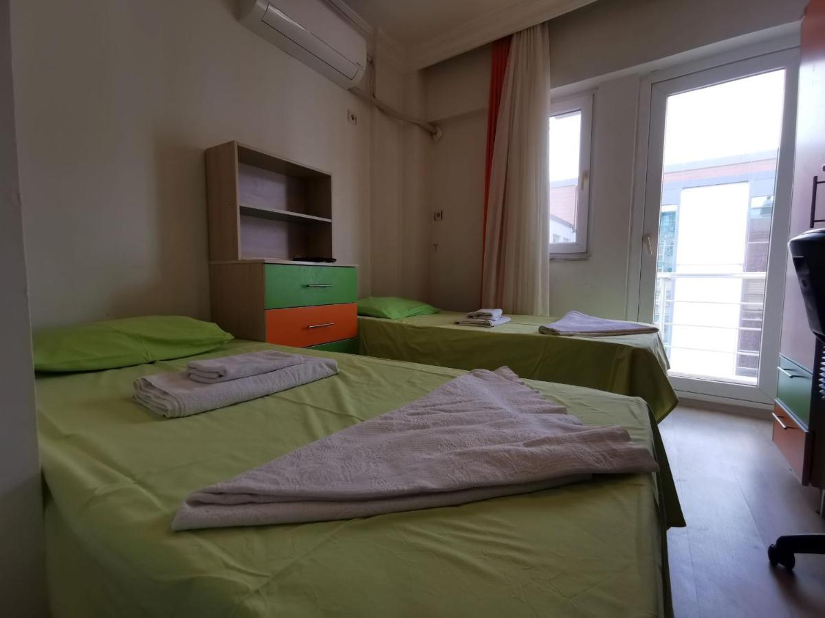 İki Yataklı Oda - Oda Dışında Özel Banyo