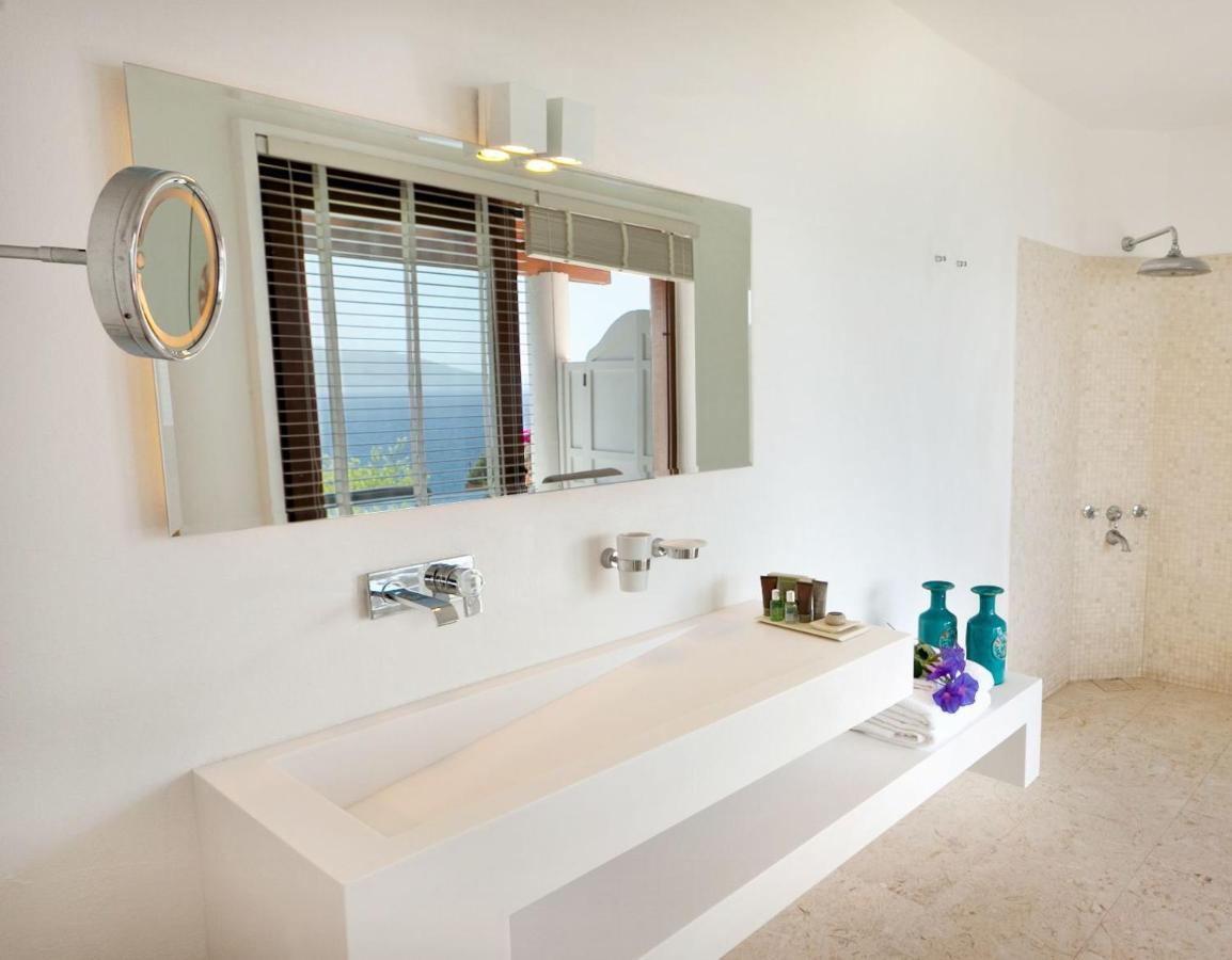 Deluxe Double Room with Balcony and Sea View