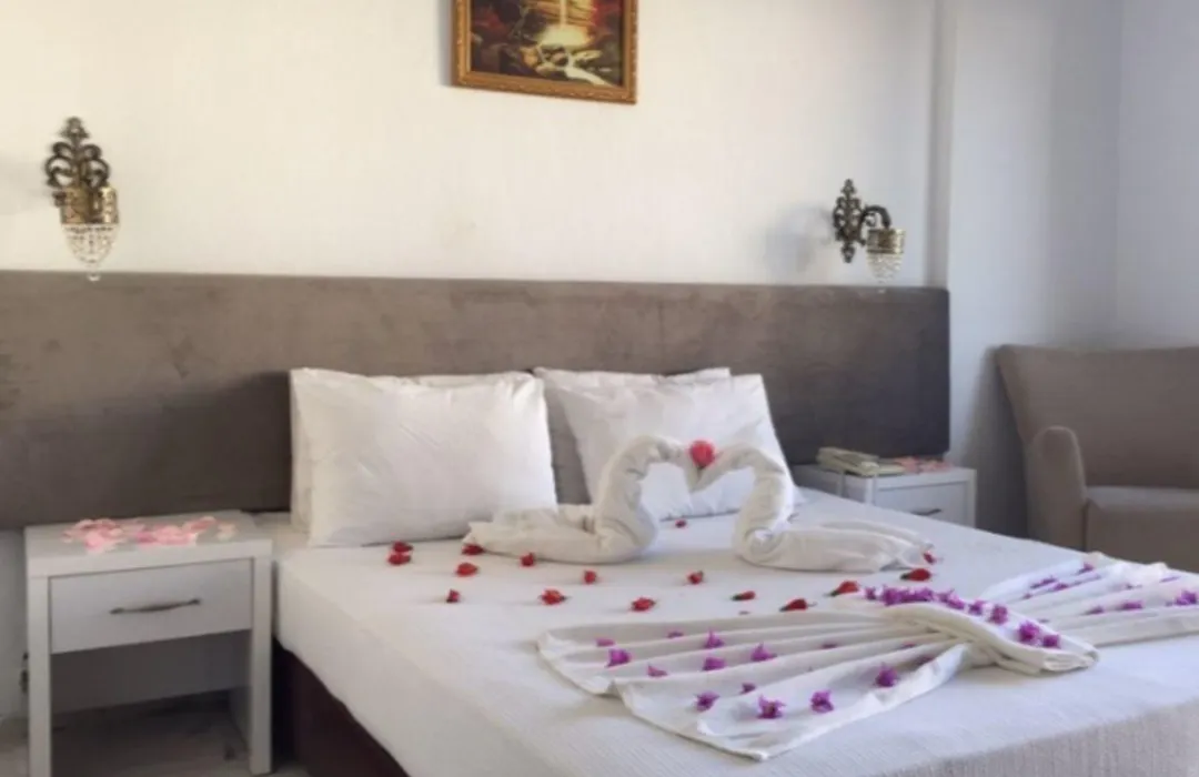 Zeus Hotel Turunc-1