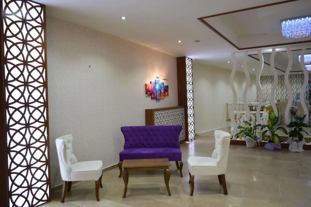 Es Hotel-1