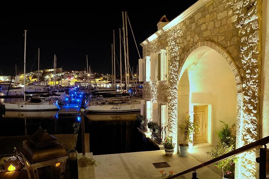 Cesme Marina Konukevi-1