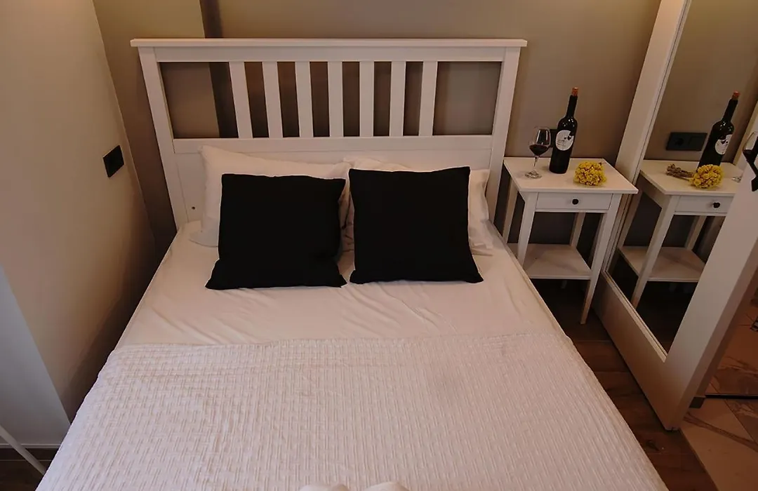 Achilles Otel-1