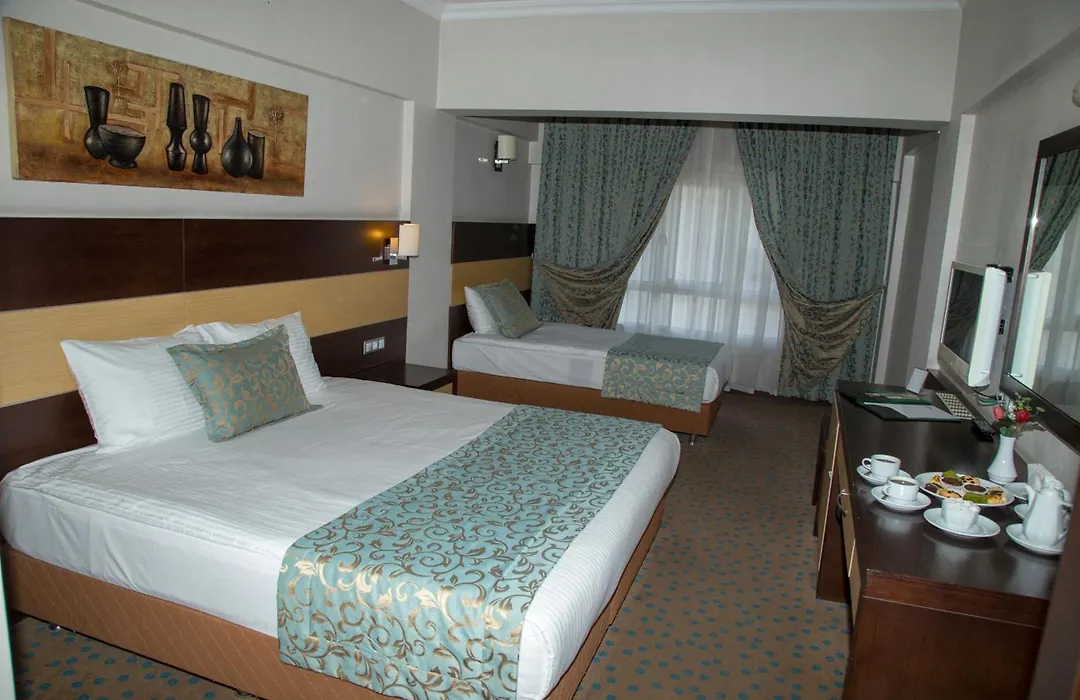 Mom Hotel-1