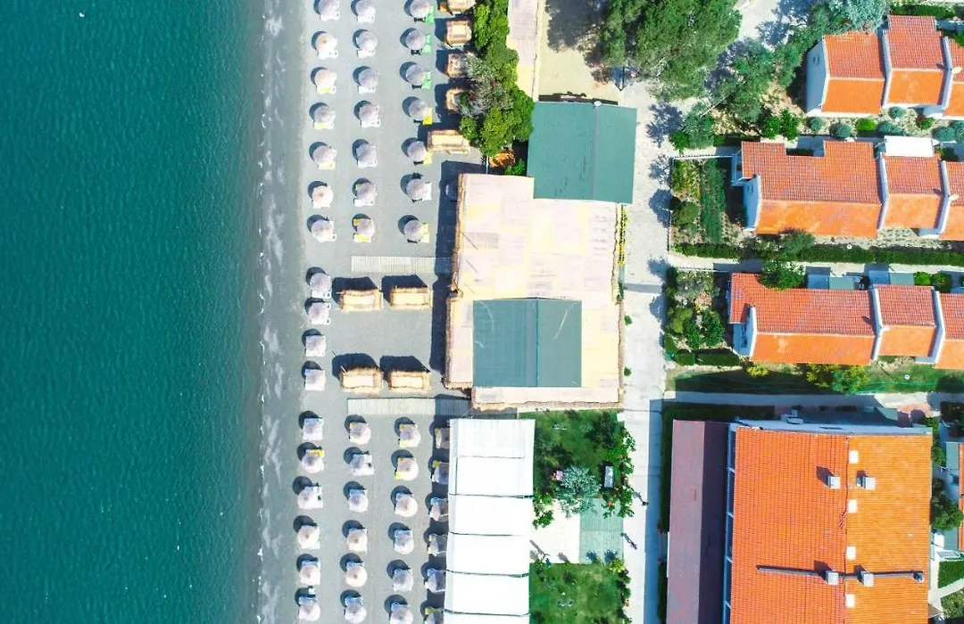 Teos Ormanci Tatil Koyu-1