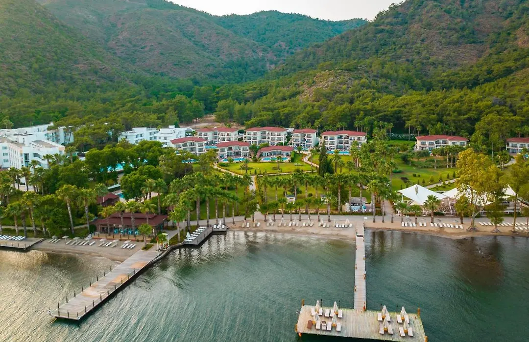 Fortezza Beach Resort-1