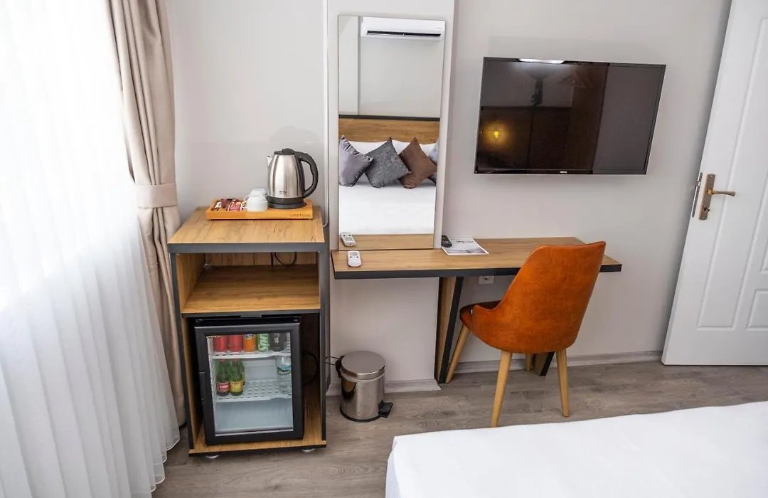 Comfort Center Suit Hotel-1