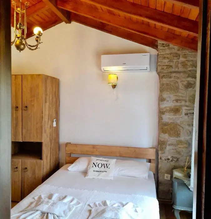 Sari Keçı Taş Otel-1
