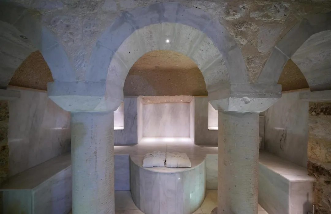 Shoestring Cave House-1