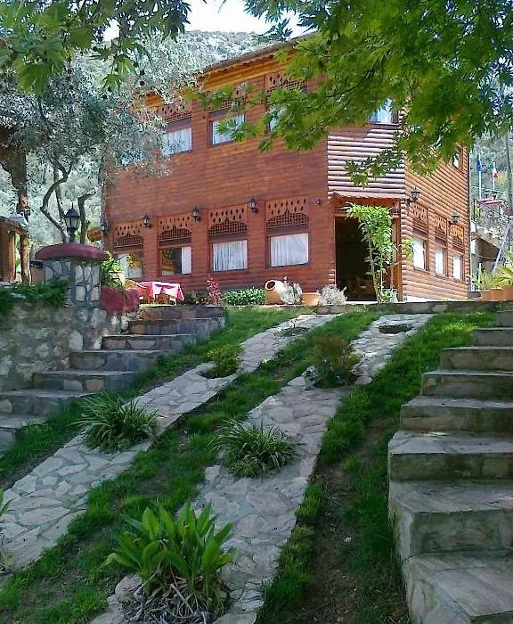 Hidden Garden-1