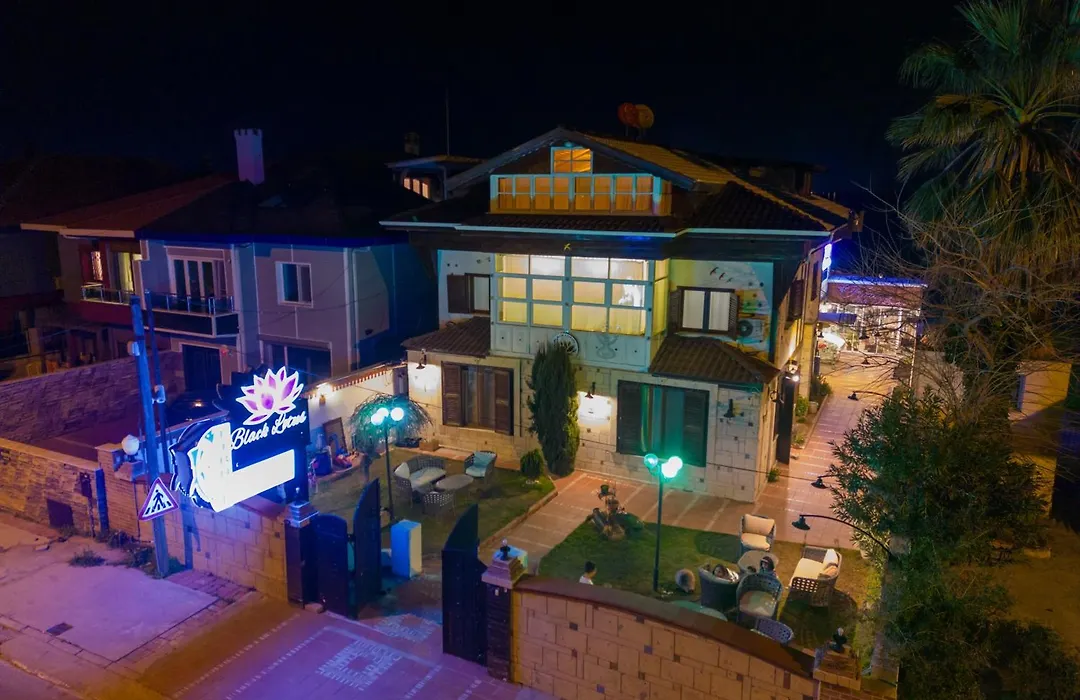 Black Lotus İzmir-1
