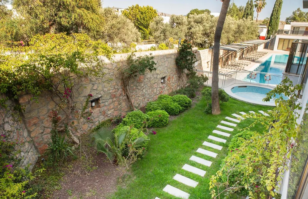 Queen Residence By Important Group Travel-1