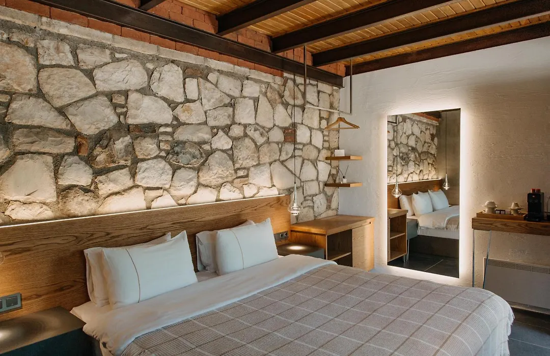 Otel Od Urla-1