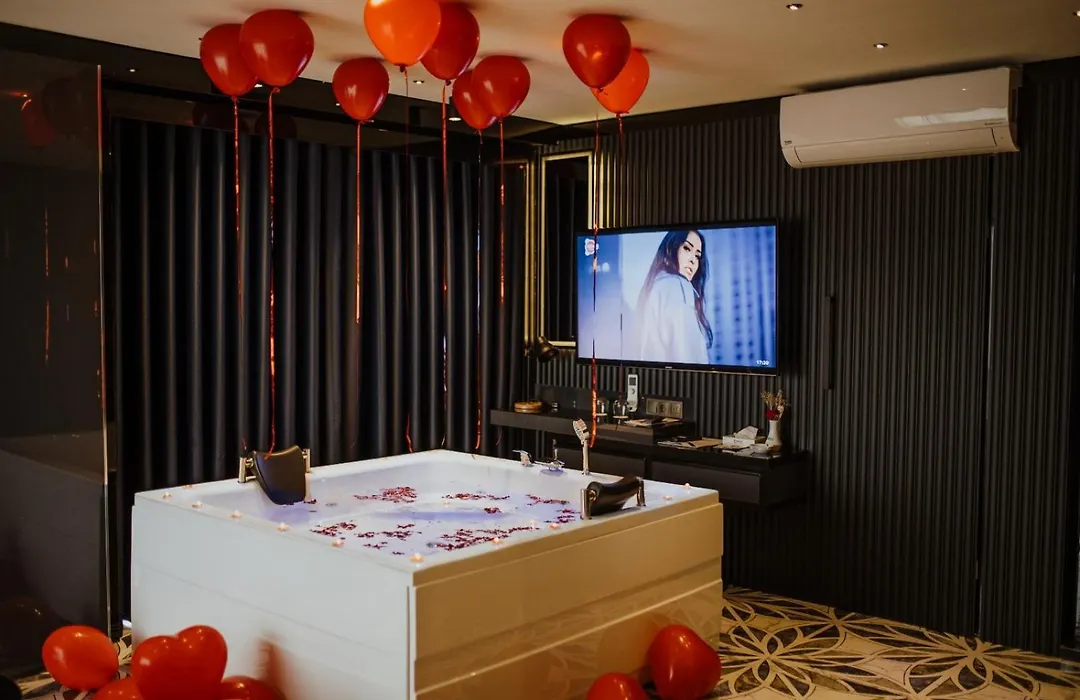 Quala Hotels & Lounge-1