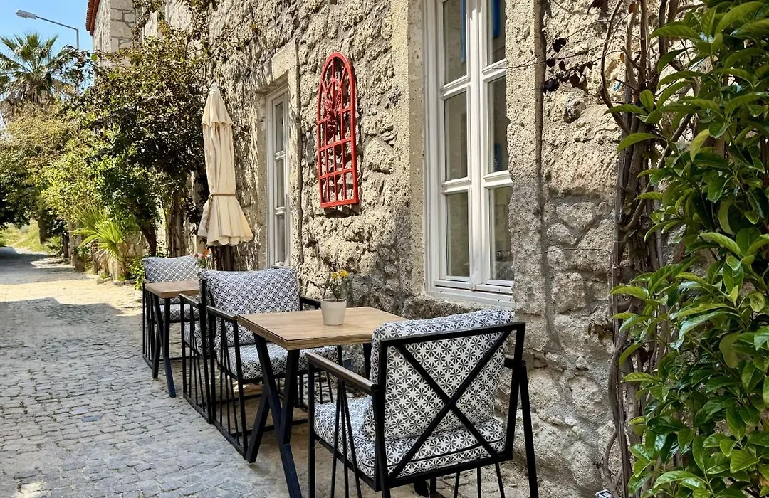 Sulty's Alaçatı Köyiçi-1