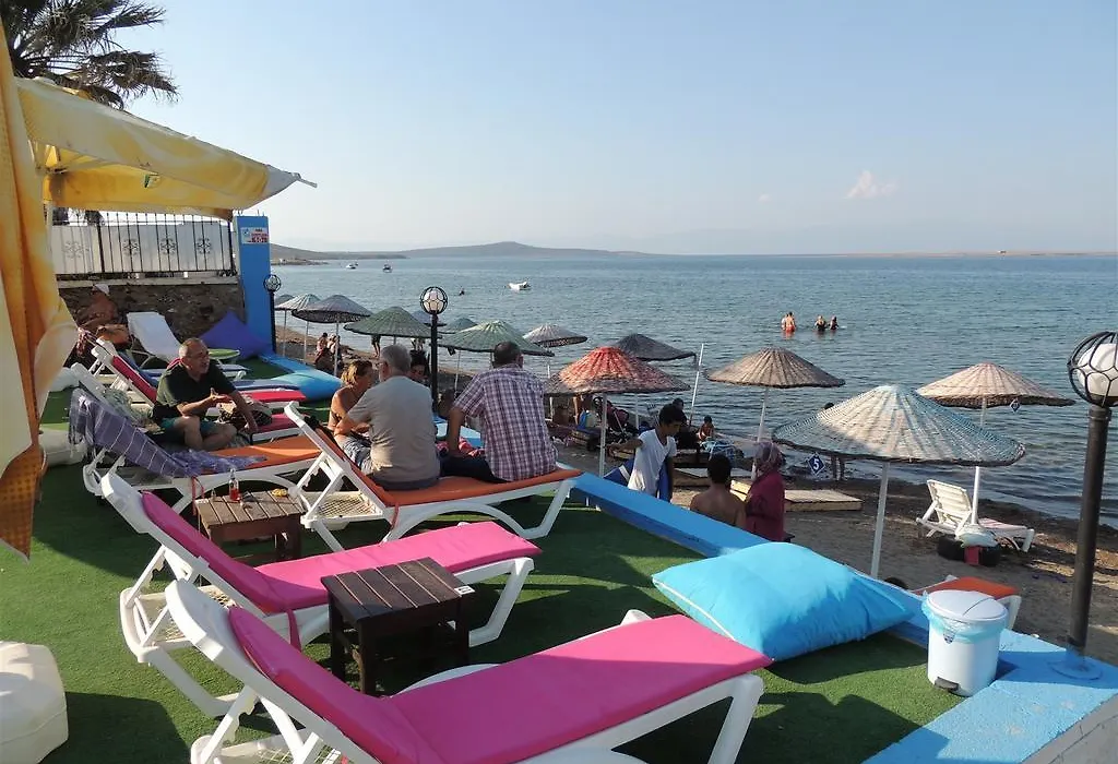 Cunda Beyaz Balina-1