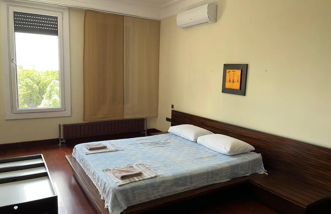 Silivri Gazitepe'de 3 katlı, havuzlu lüks villa-1
