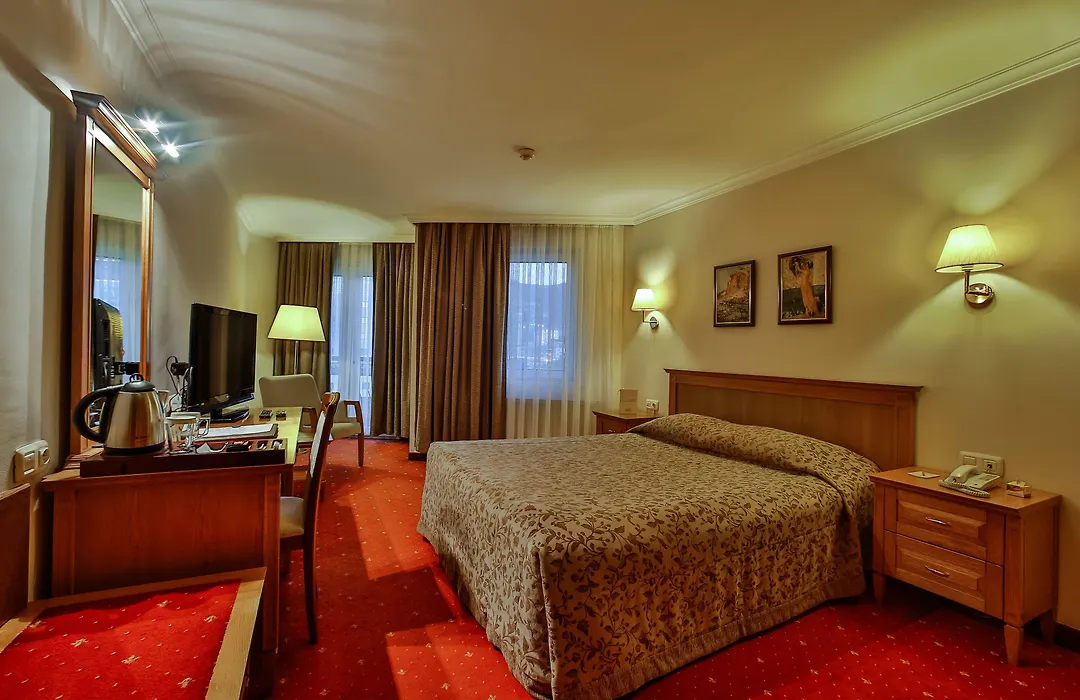Central Hotel-1