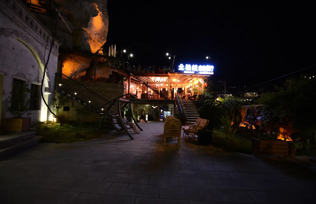 Roma Cave Suite-1