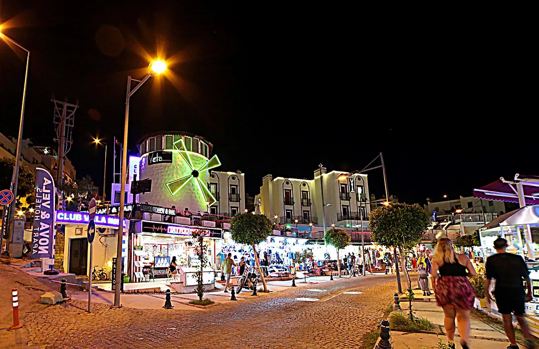 Sky Vela Hotel & Suites-1