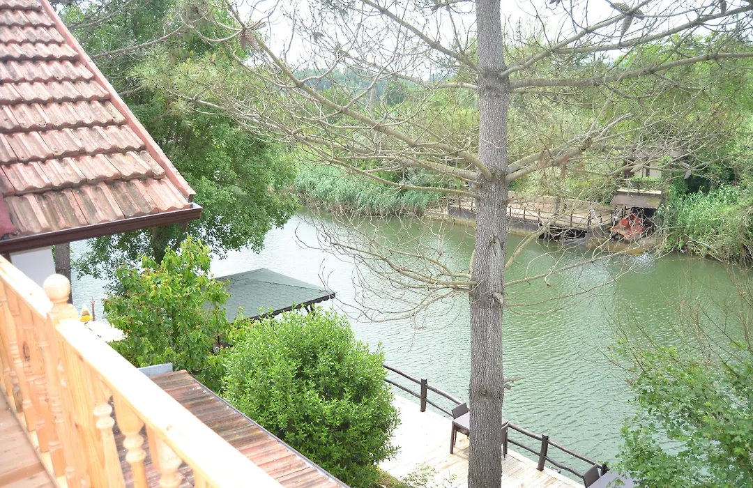 Beyaz Ev Agva - Adult Only +15-1