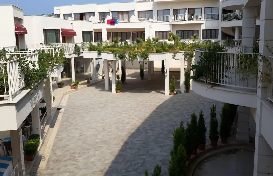 Ladies Beach Suite Hotel-1