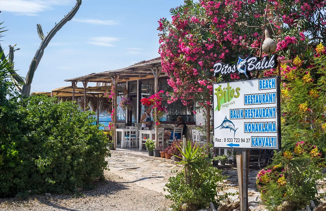 Pitos Bungalows-1