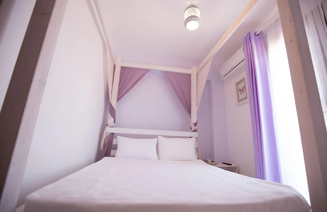 Menendi Hotel-1
