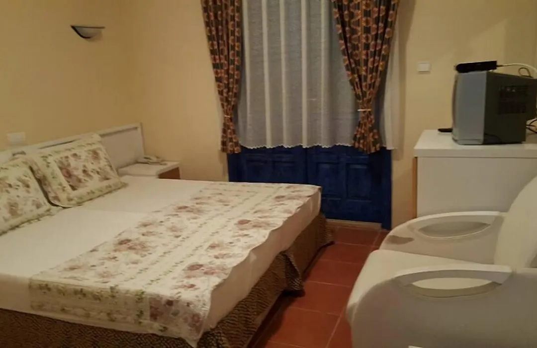 Victoria Suite Hotel & Spa-1