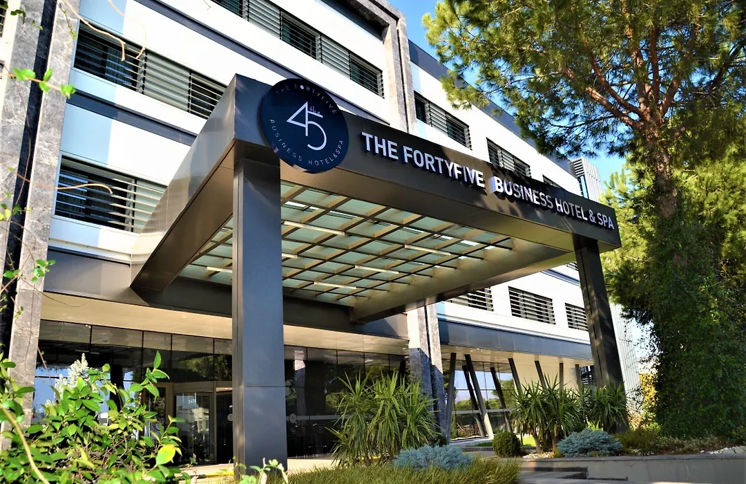 The Fortyfive Business Hotel & Spa-1