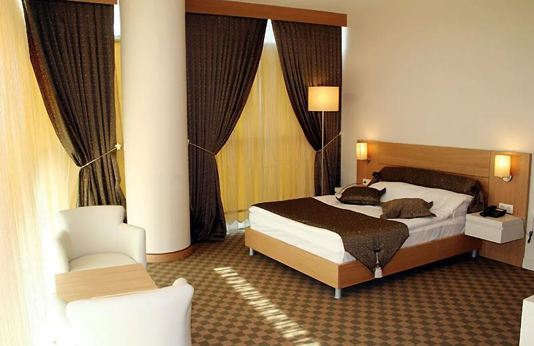 Pak Hotel-1