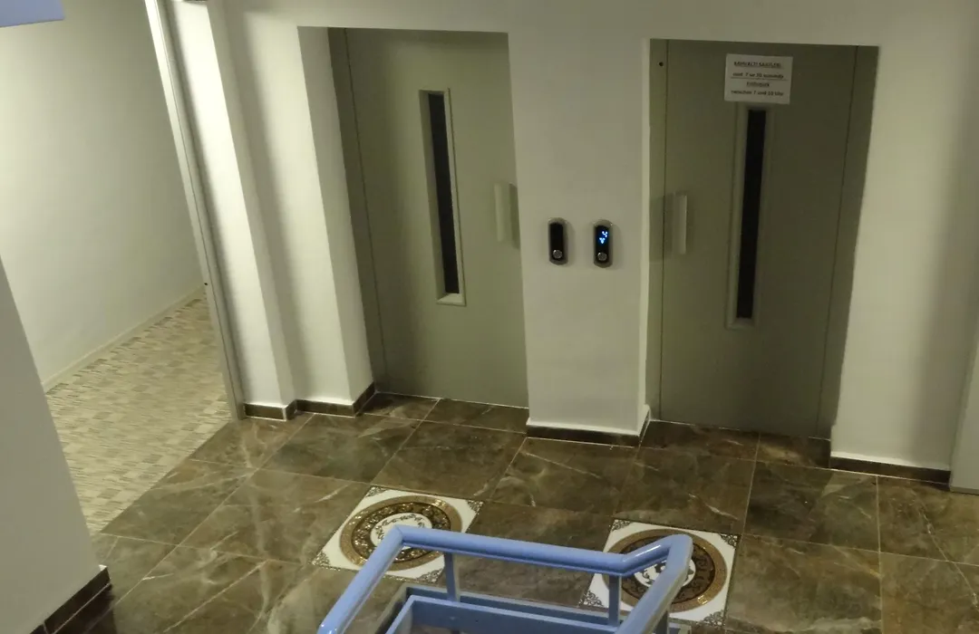 Renq Hotel-1