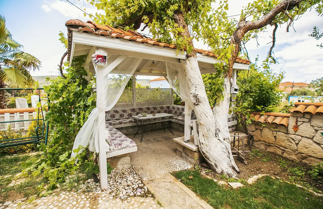 Aişem By Hire-1