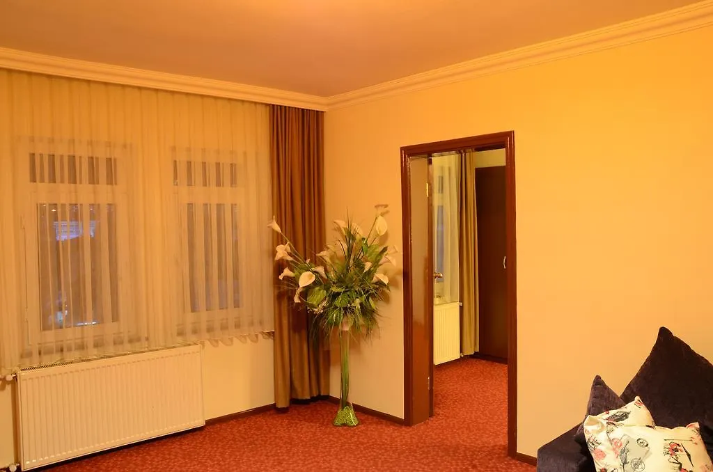 Kircuval Hotel-1