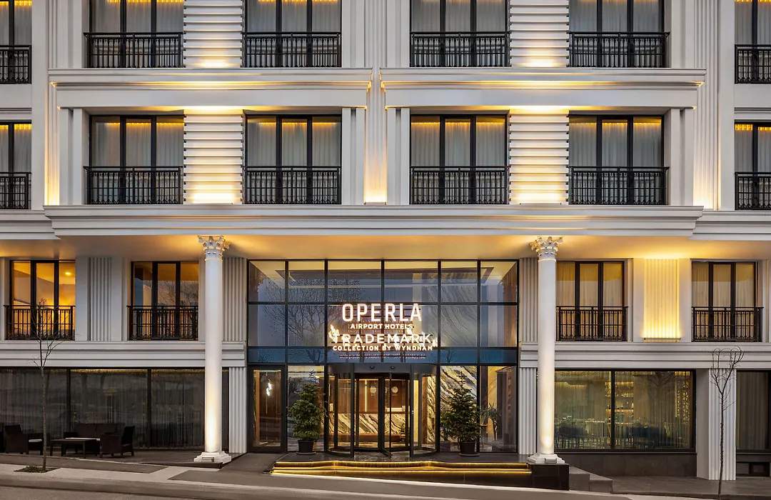 Trademark By Wyndham Operla Airport Hotels Arnavutkoey-1