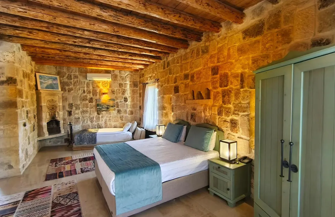 Acropolis Cave Suite-1