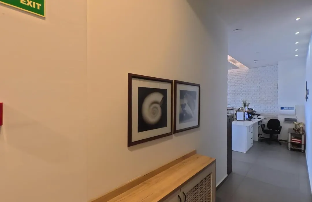 8 Rooms Hotel-1