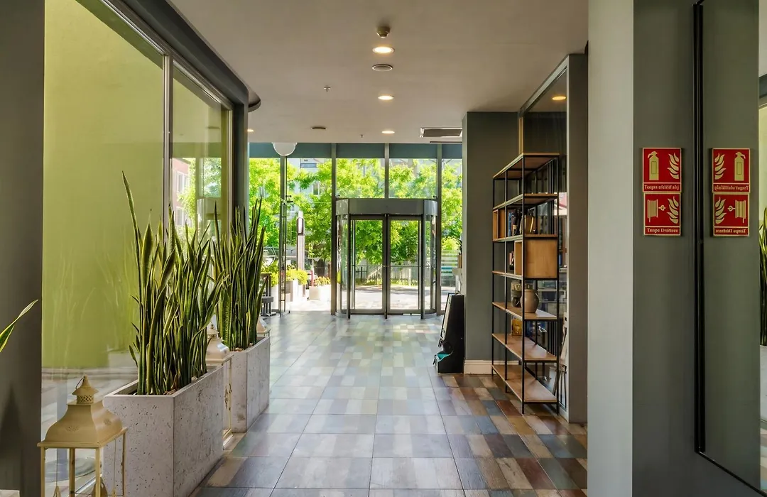 Alan Suites-1