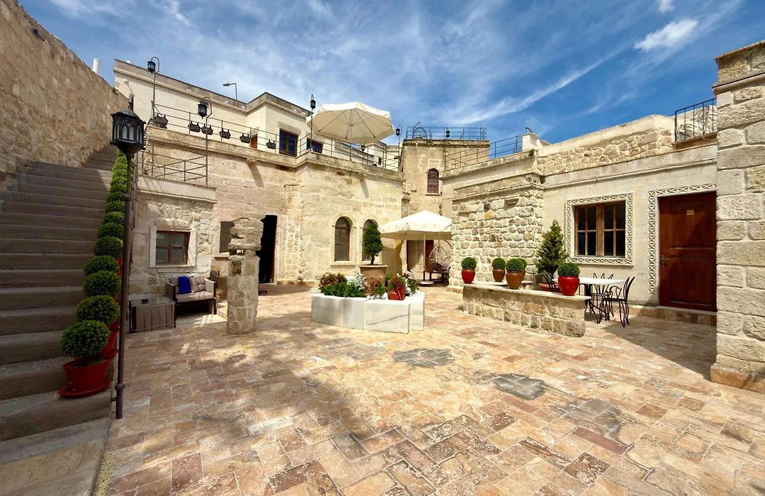 Crassus Cave Hotel-1