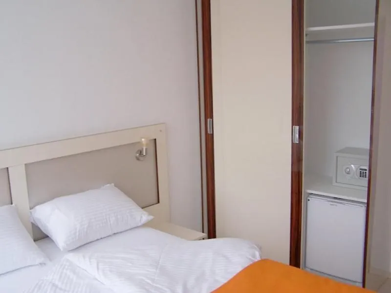 Hotel Buyar-1