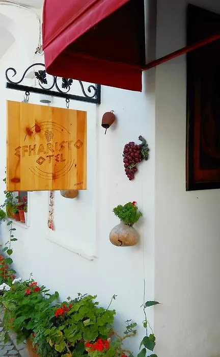 Efharisto Otel-1