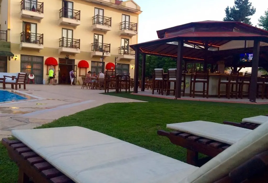 Harman Hotel-1