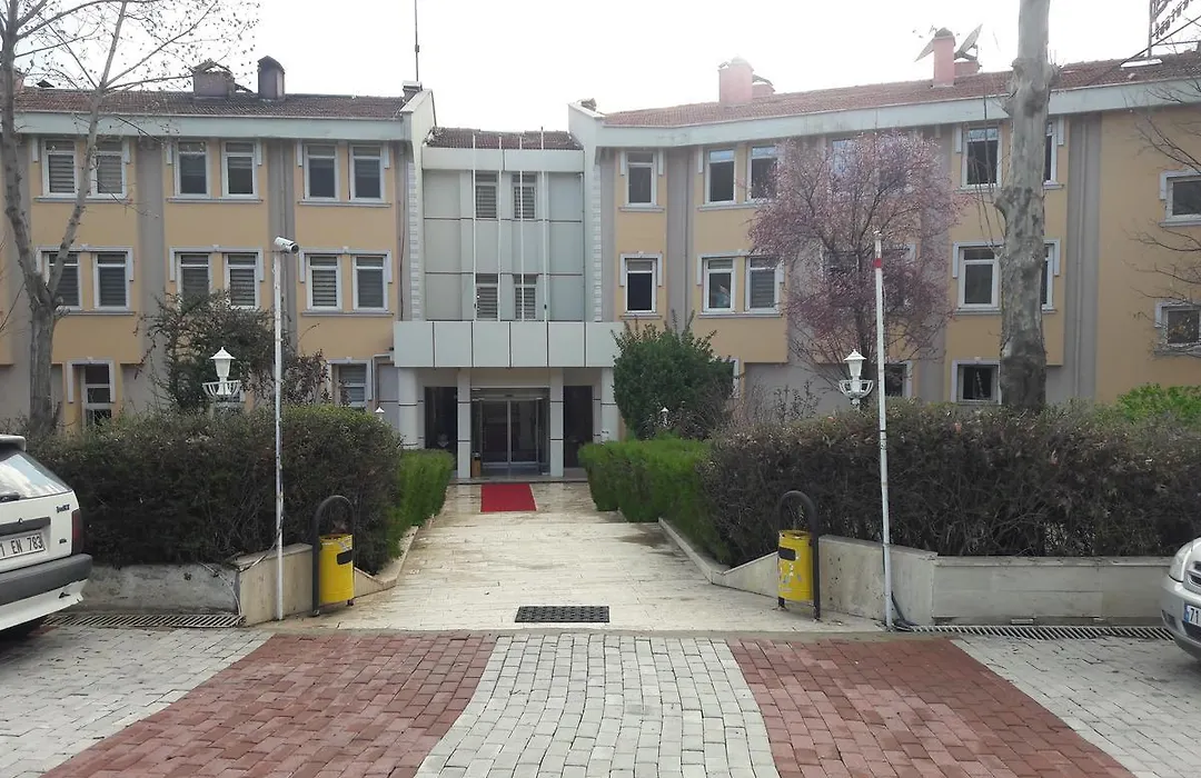 Dem Otel-1