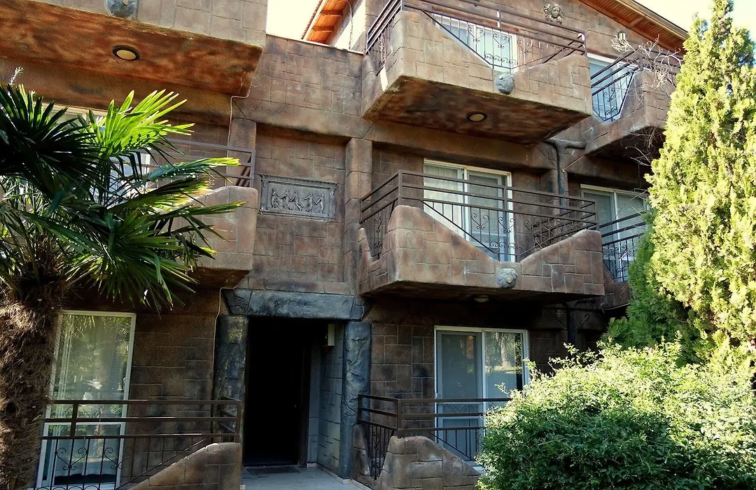Babylon Gardens Apart Suite-1