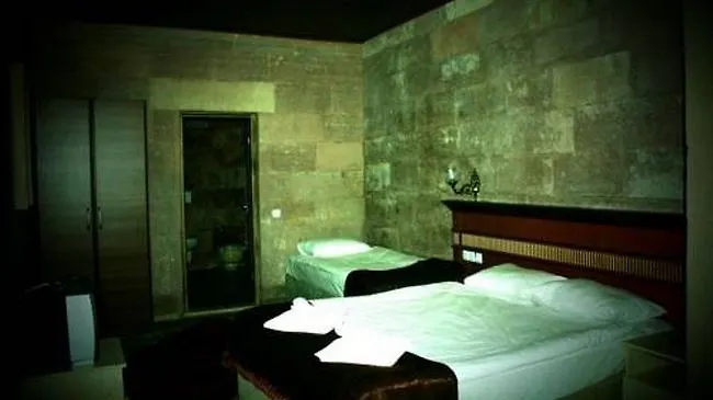 Arno Valley Hotel-1