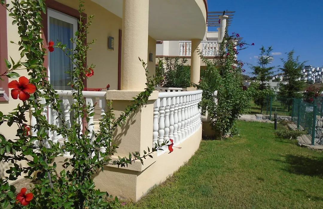 Lakeside Garden-1