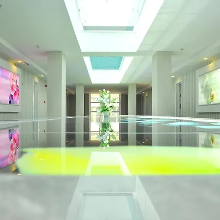 Happy Family Apart-2