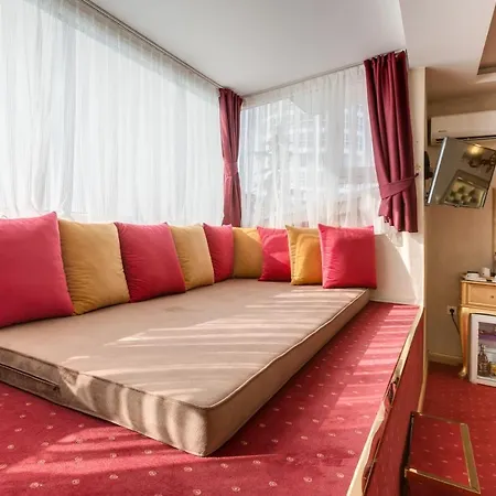 Twins Hotel-3
