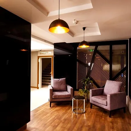 Majura Hotel Business-3